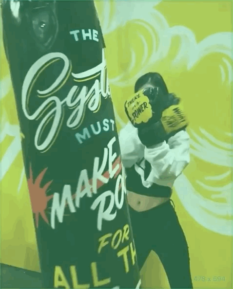 29Rooms-Punch-Gif-12.gif