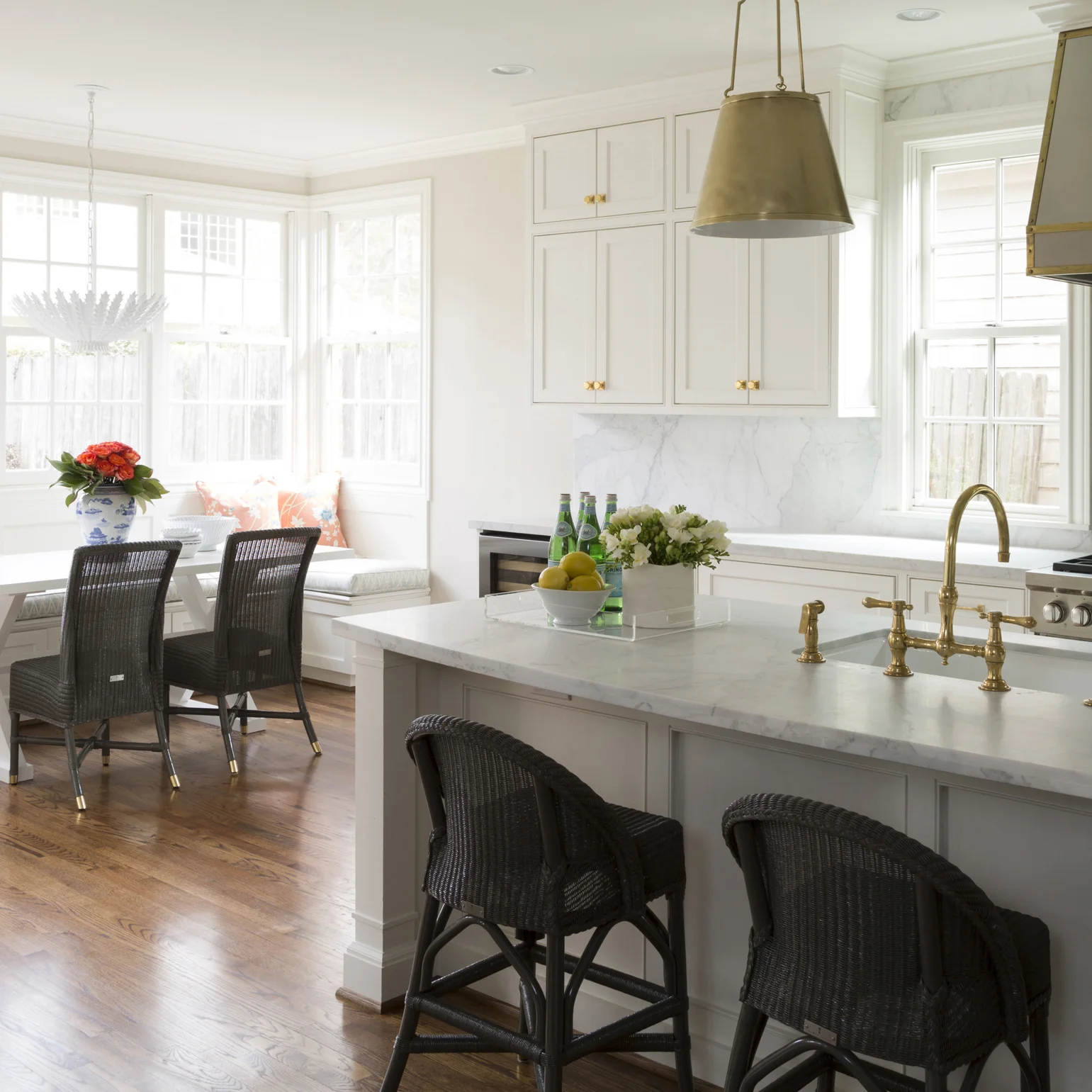 ALBERS CHANG_WEST UNIVERSITY_WHITE KITCHEN_THUMBNAIL.jpg