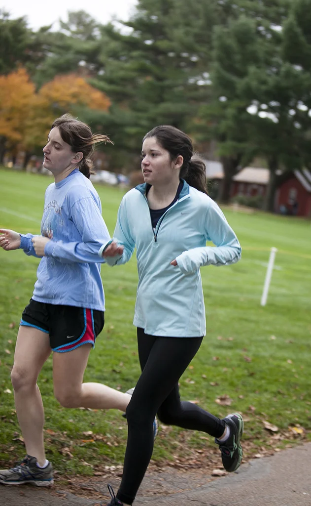 Teen with cystic fibrosis making strides on college cross-country team