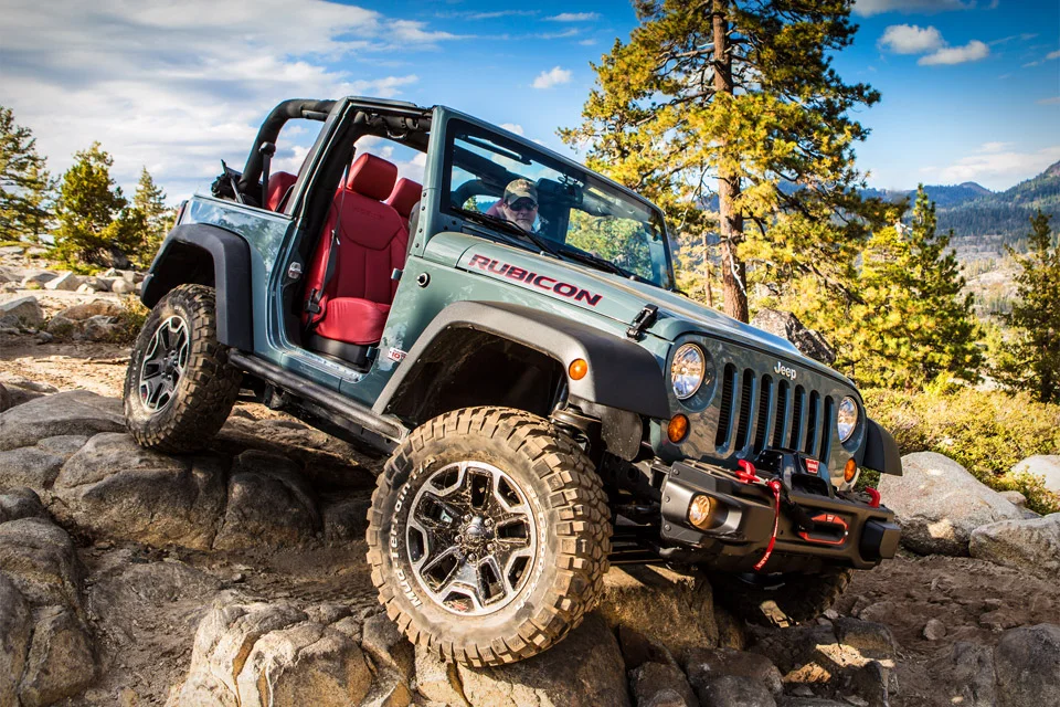 WANT!!!!!!!
(via Uncrate | Gear For Guys)