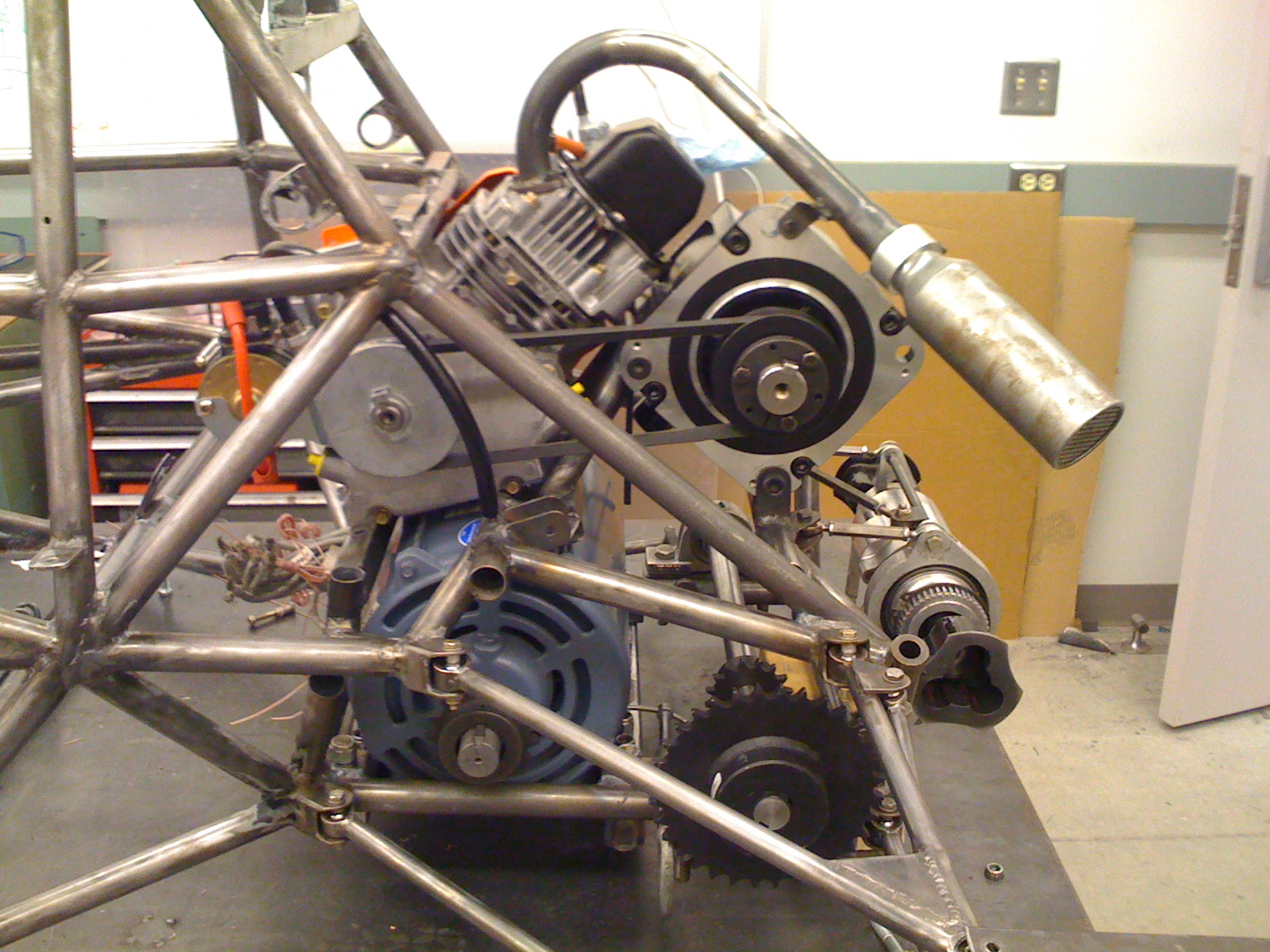  The rear end of the car in progress - side view 