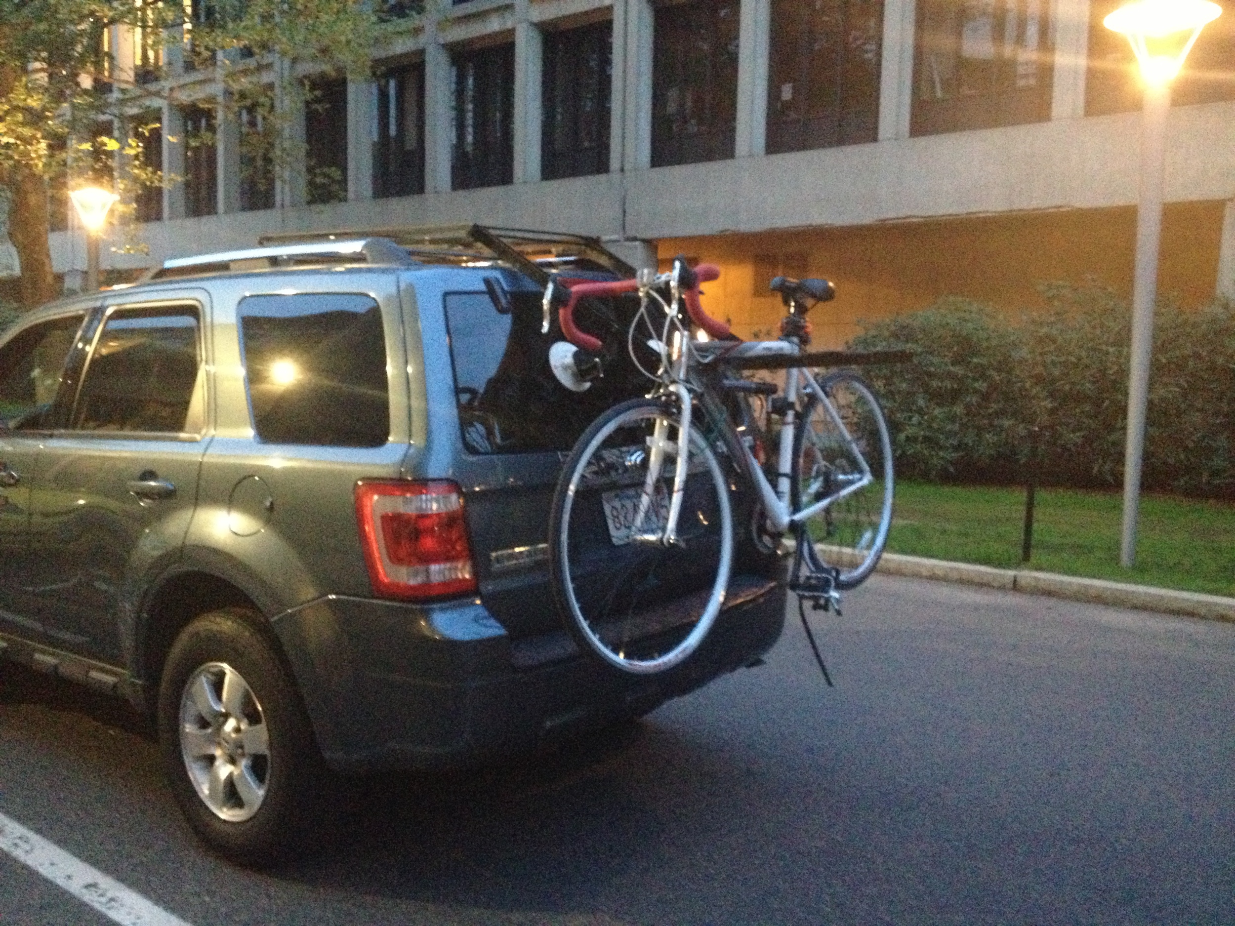  ​The NiceRack alpha prototype on a Ford Escape. 