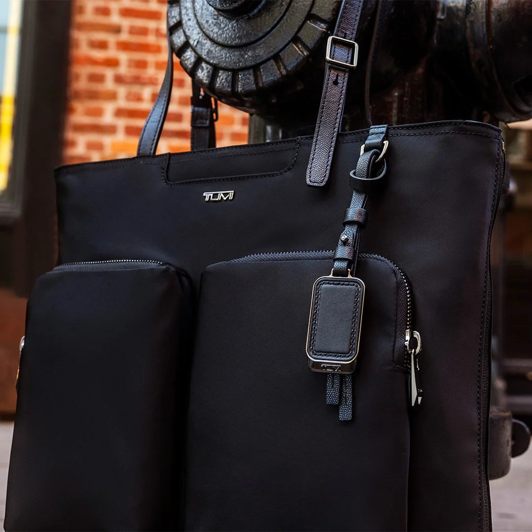SS23_VoyageurCodyExpTote_BlkGun_0482_v2_RGB_72dpi_1x1.jpg
