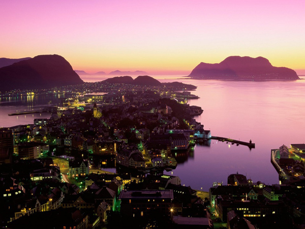 Who doesn't love a sunset? This one in Norway