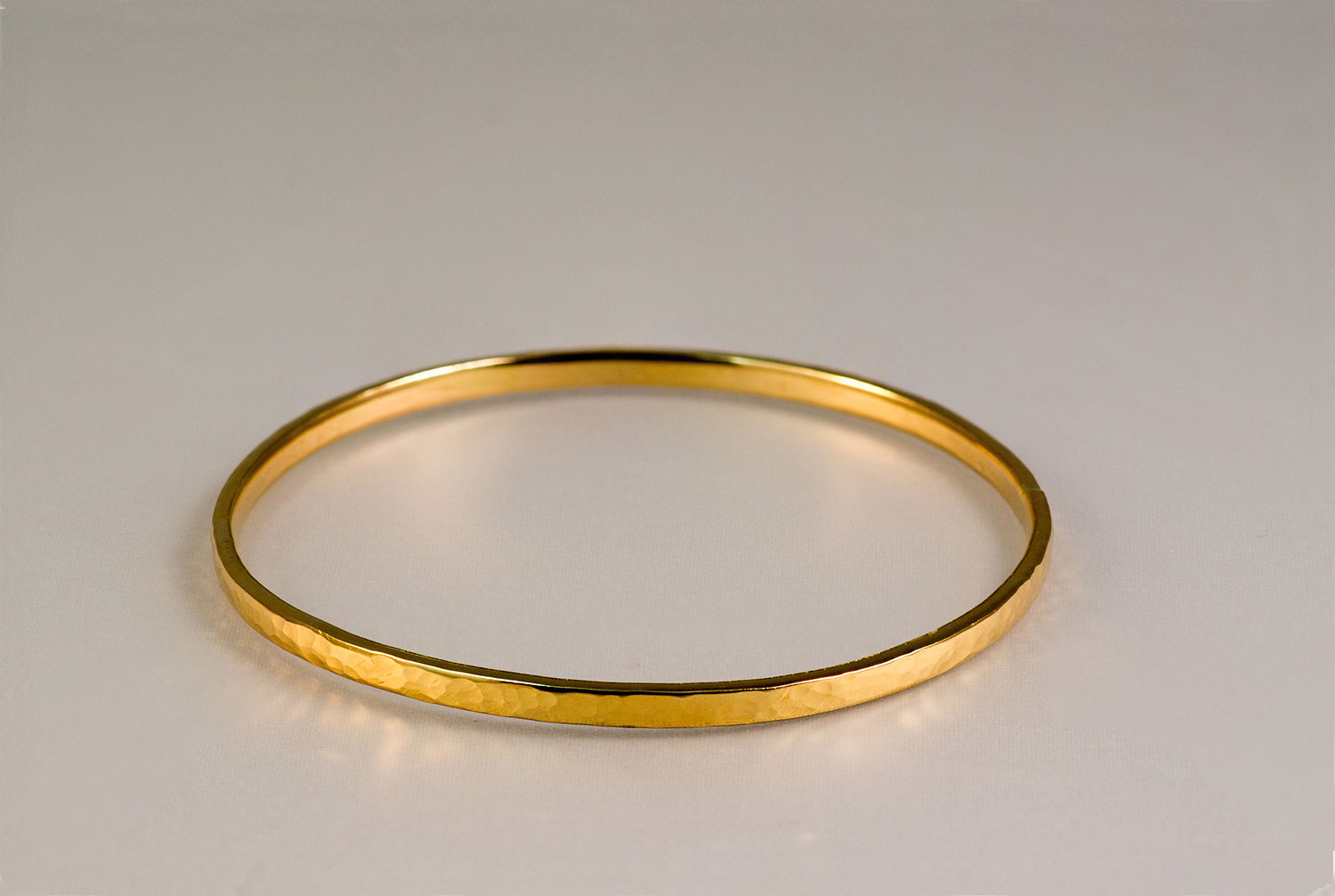 Thin-Gold-Bangle.jpg
