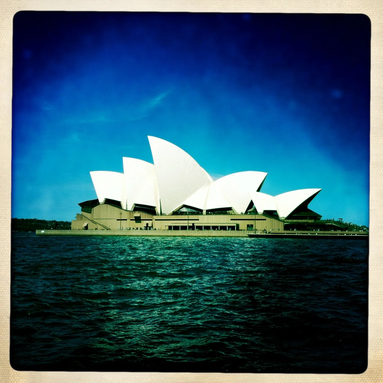 Sydney Opera. On se réjouit d’aller voir un concert là-bas (merci les collègues) !