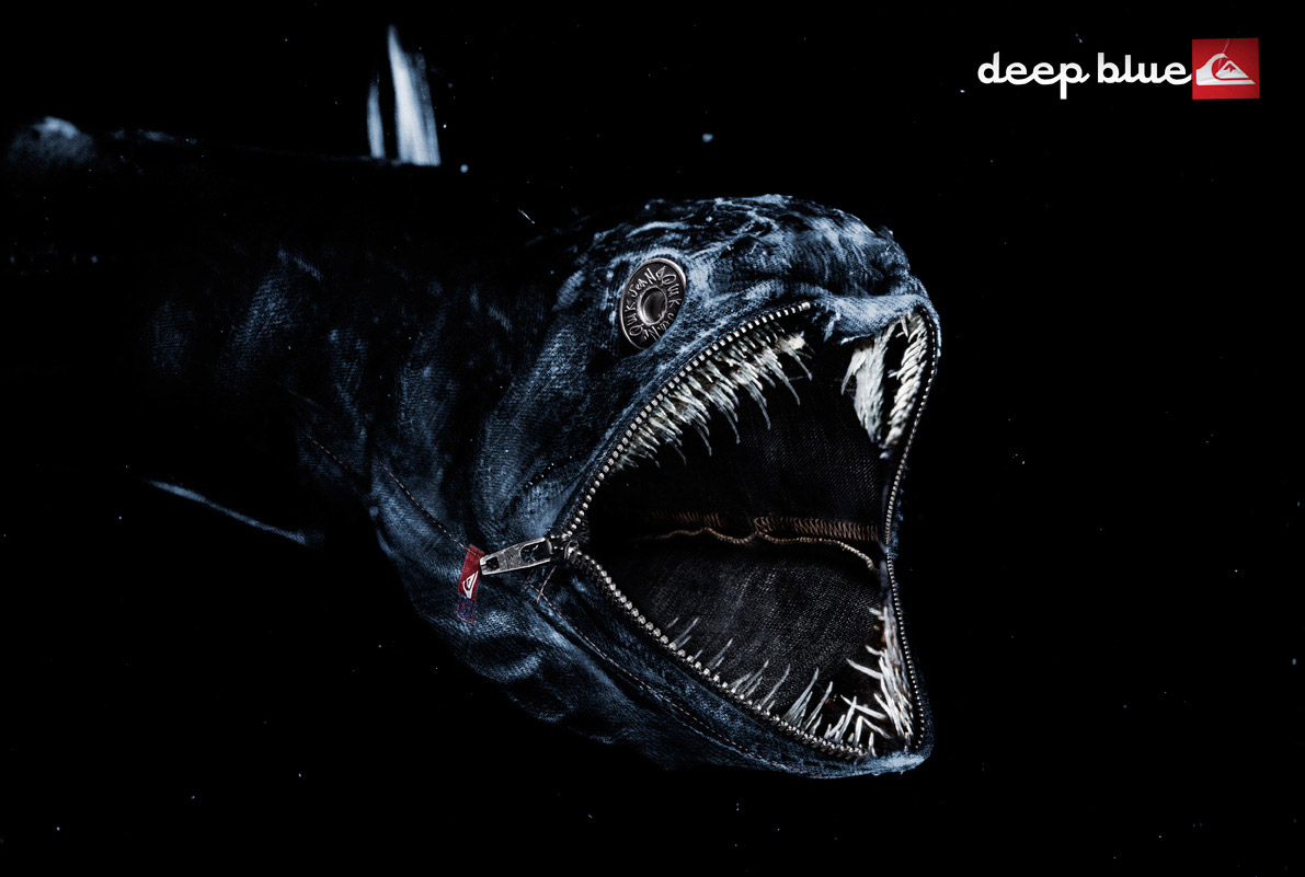 Printannonce fra Deep Blue-kampagnen for Quicksilver. Simon var kreativ direktør på kampagnen hos Saatchi & Saatchi. Art direction og copy er fra Rasmus Petersen og Lasse Bækbo HInke . 