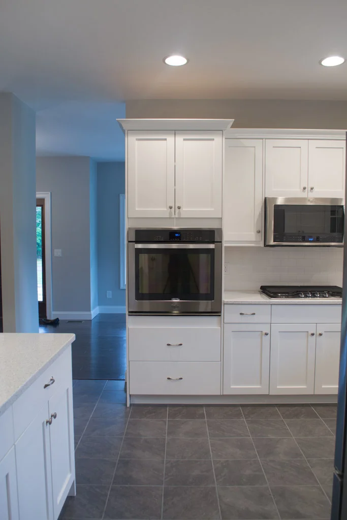 WhitePaintedCustomCabinetryDelaware (5).jpg