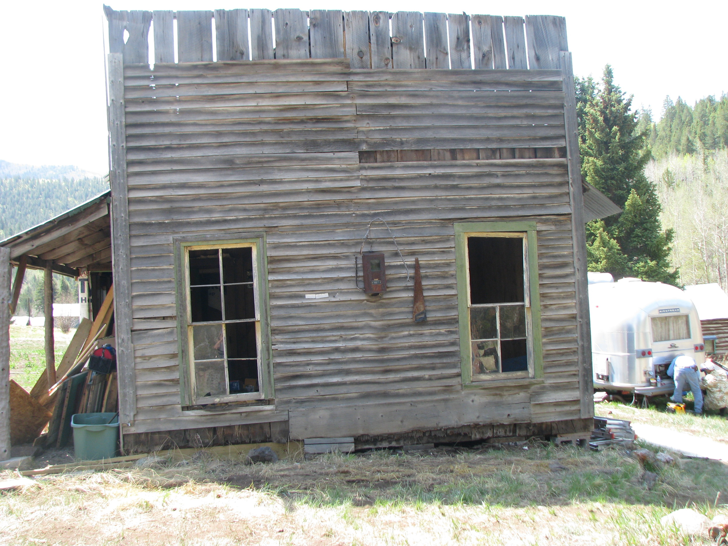  The post office was built in the 1870s when the town was a thriving mining community. 