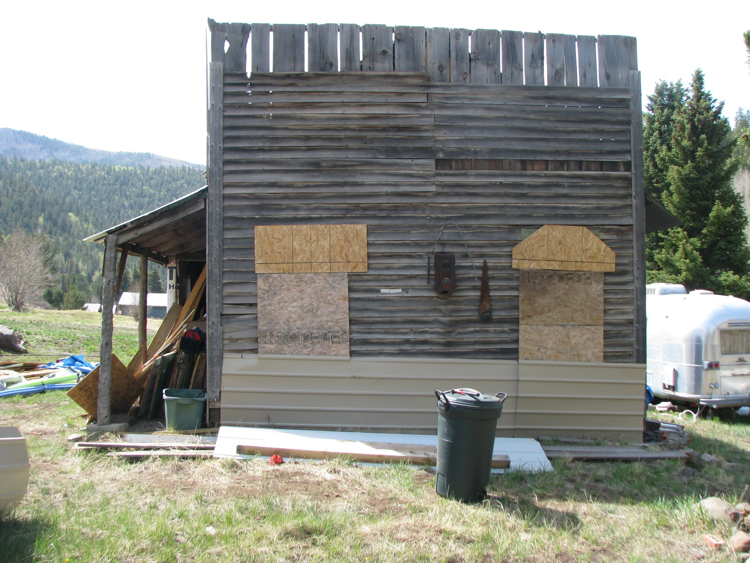 The old post office/saloon.