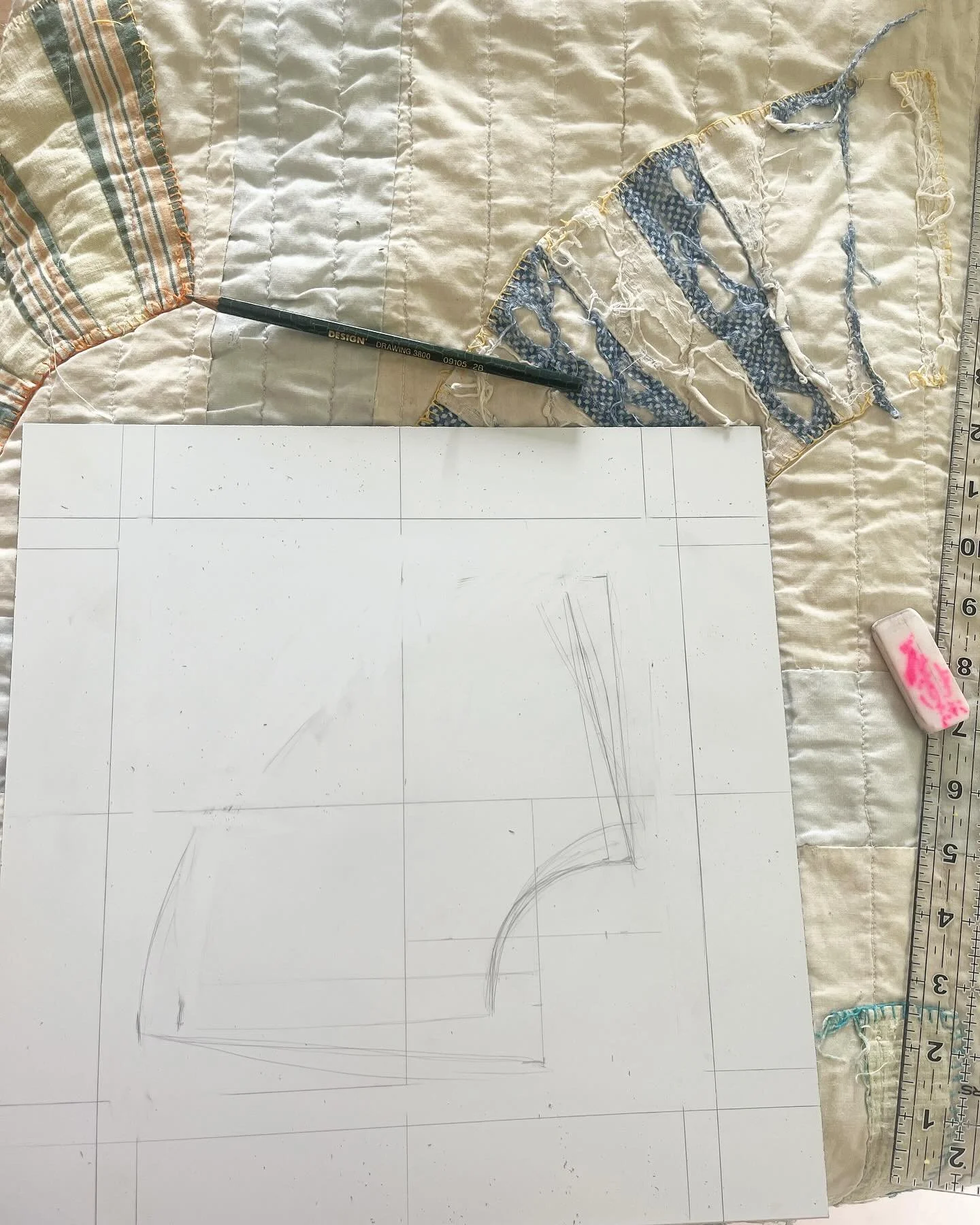 Trying to make a barn quilt painting based on an old heirloom quilt that is only a fan block in spirit. Quilters, let me know if this is some other block by a different name. ♾️