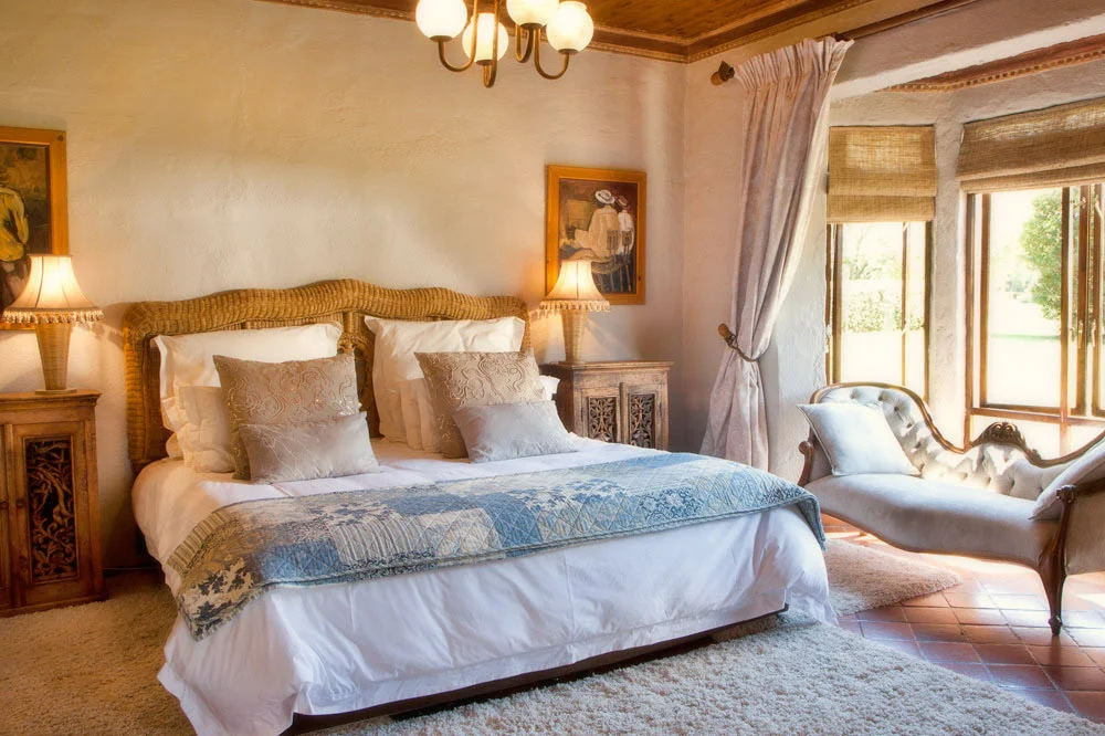 Tip : "We stayed in the cottages by the pool, not in the main house. The cottages are removed and very quiet / intimate. Perfect for a romantic getaway." / Hartford House (p)