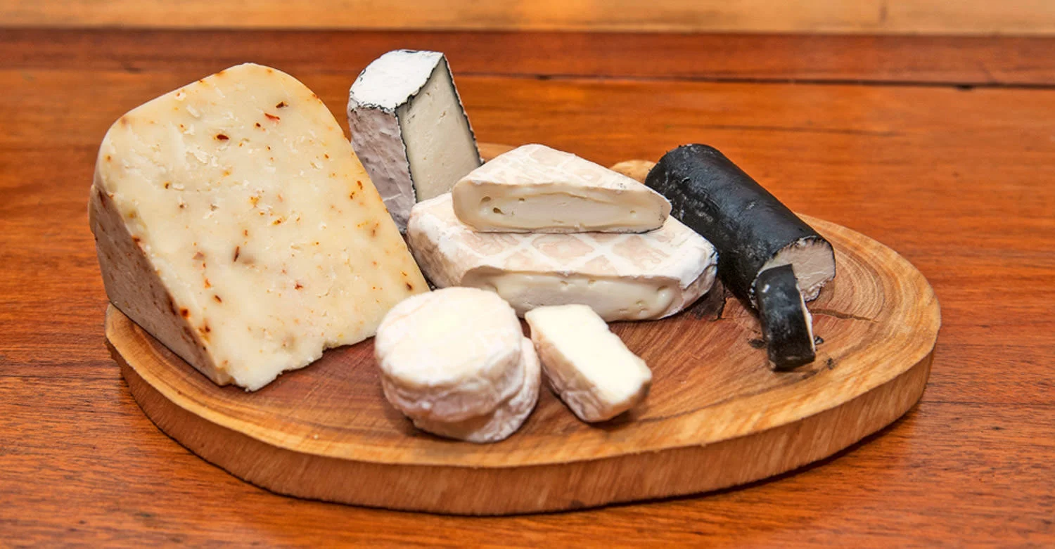 Swissland Goat Cheeses, free of antibiotics and colourants / Travis Finch (p)