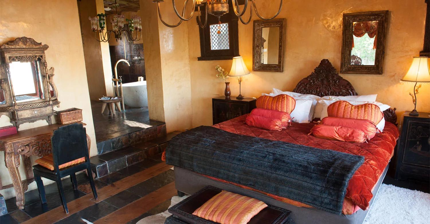 Hartford House Suite 13 - Mbulelo / Adrian Shields (p)