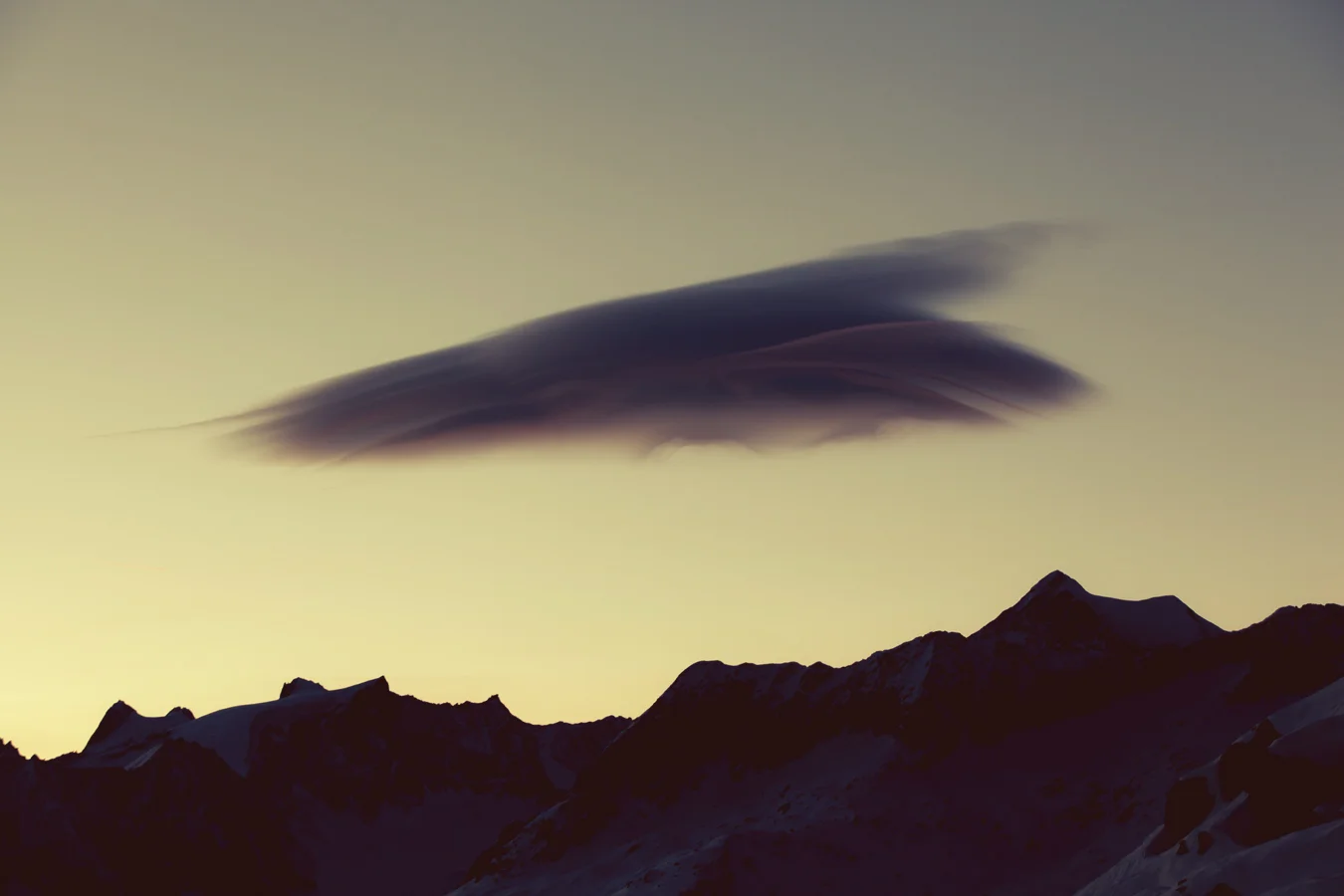 drunk_cloud_mountains_swissalps_silvanozeiter_1.jpg