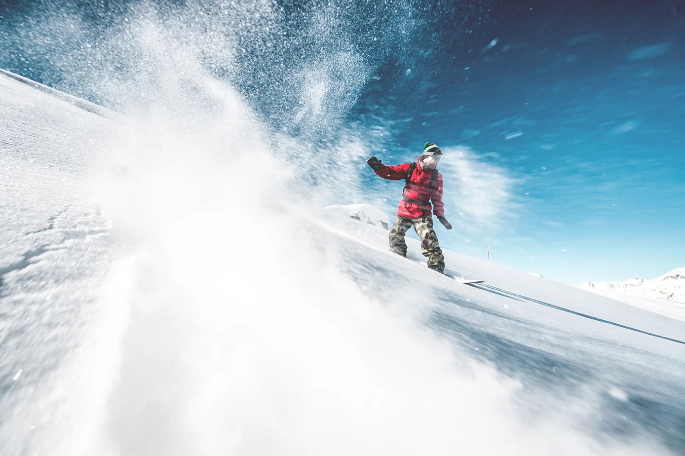NicolasMüller_Snowboard_StMoritz_SilvanoZeiter_2.jpg