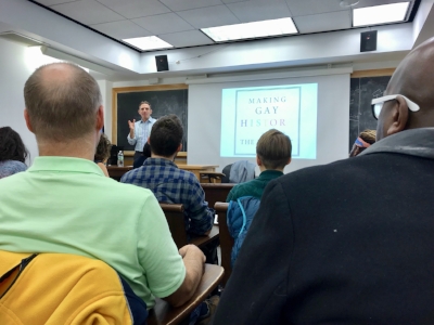 In this picture, Eric Marcus uses a passionate, energetic body language to help narrate his own story. As a storyteller and an accidental oral historian, Marcus reminded people at the end of his talk that using simple body language to show deep listening during an interview can be a beneficial skill to have in an oral history interview.