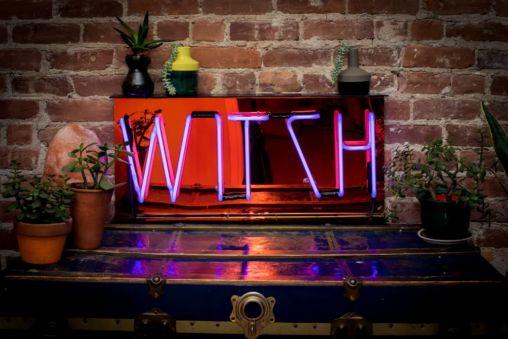 Which WITCH is witch ( front view )