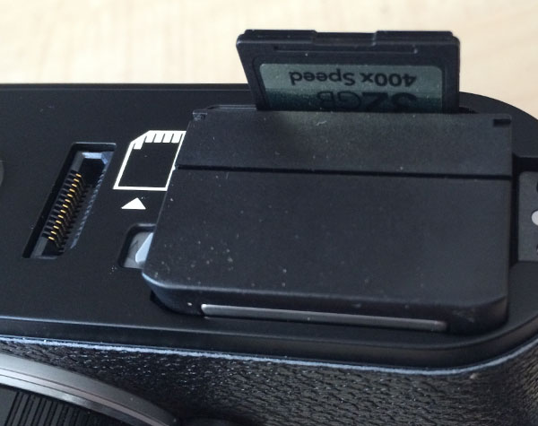 Leica M battery and SD card