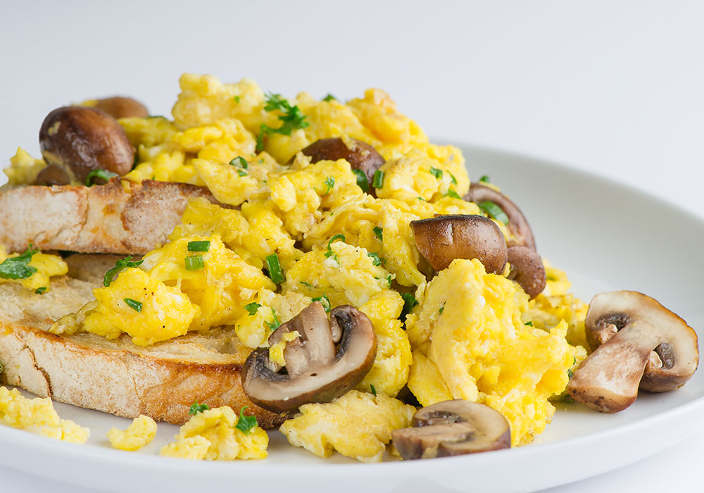 scambled eggs and mushrooms.jpg