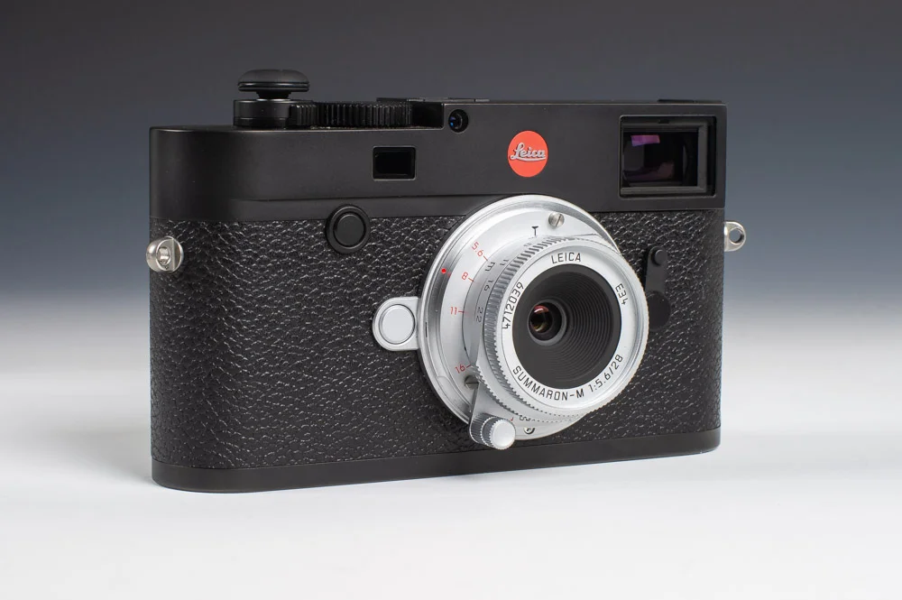 Leica M10 and 28mm Summaron