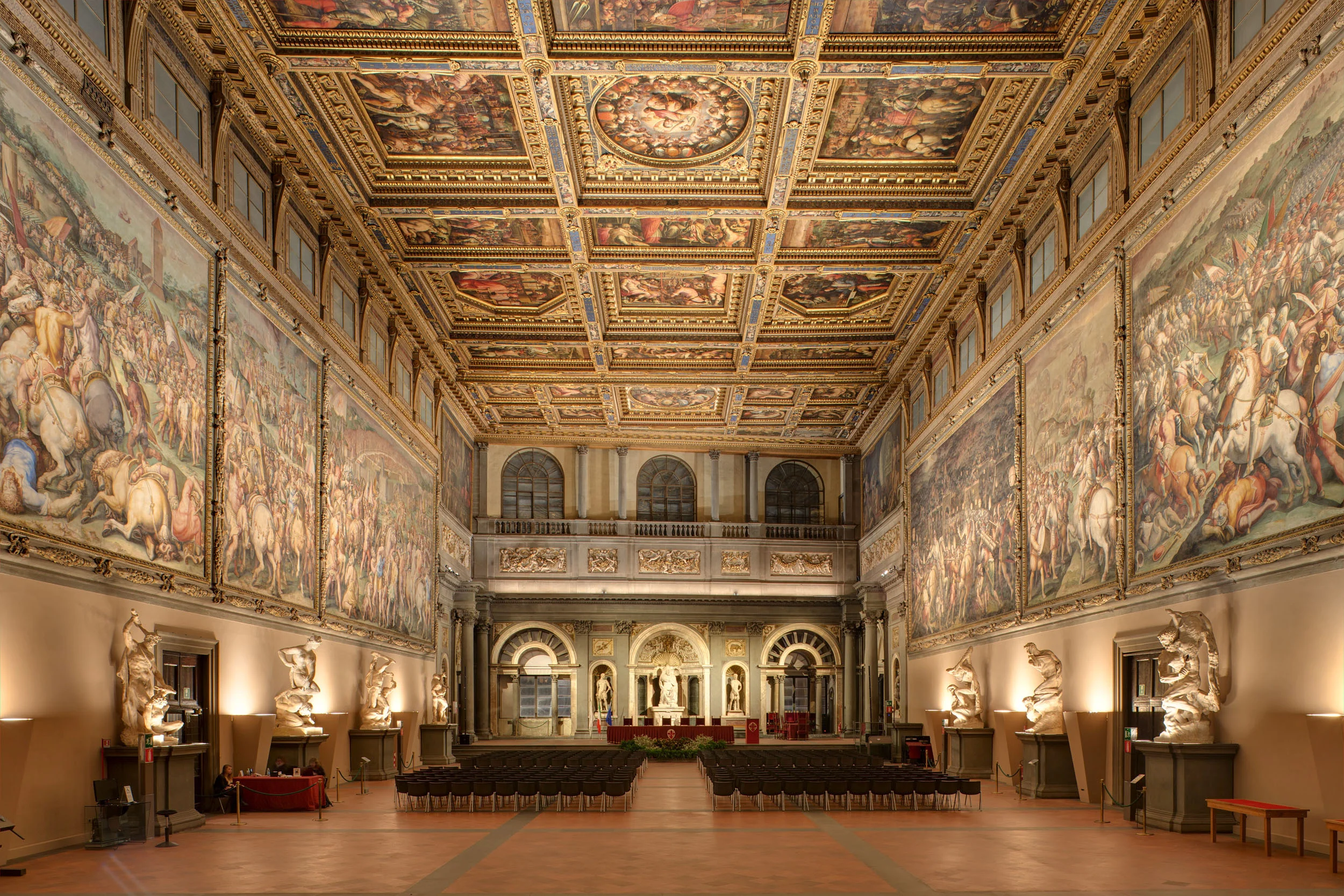 The Uffizi Gallery in Florence (courtesy of Targetti Sankey). originally designed by Giorgio Vasari and commissioned by Cosimo de Medici