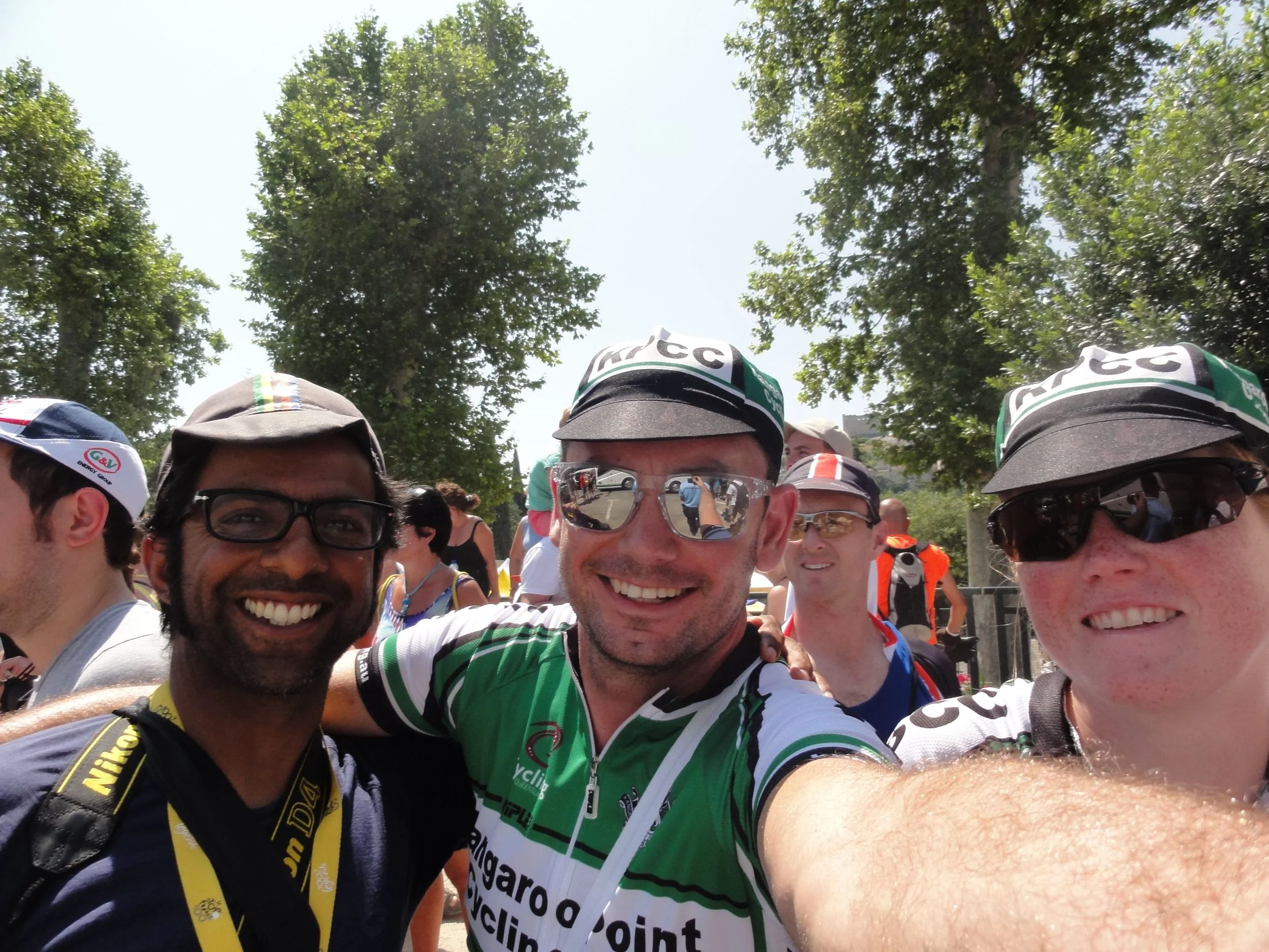 Veeral Patel - photographer extraordinare from One-V Photo was pretty pleased to find that he had fans of his own at the stage start!