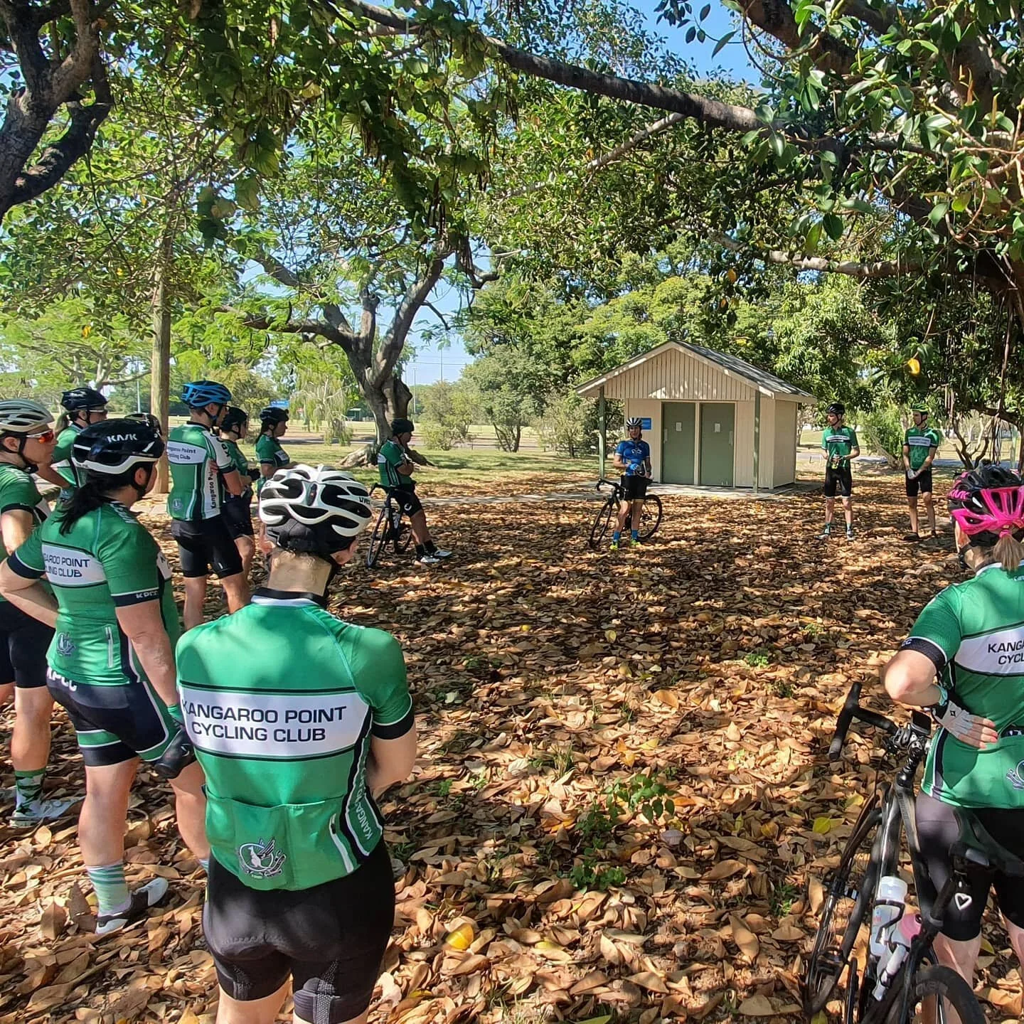 A number of KPCC Ride Leaders spent the morning improving and learning new  skills under the expert tutelage of Olympic Gold Medallist Sara Carrigan OAM. It was a very successful session with Sara coaching us on our ride leading skills. Our ride leaders are looking forward to sharing their knowledge, skills and learnings at upcoming club rides! #clublife #greenwhiteblack #kangaroopointcc #championsystem