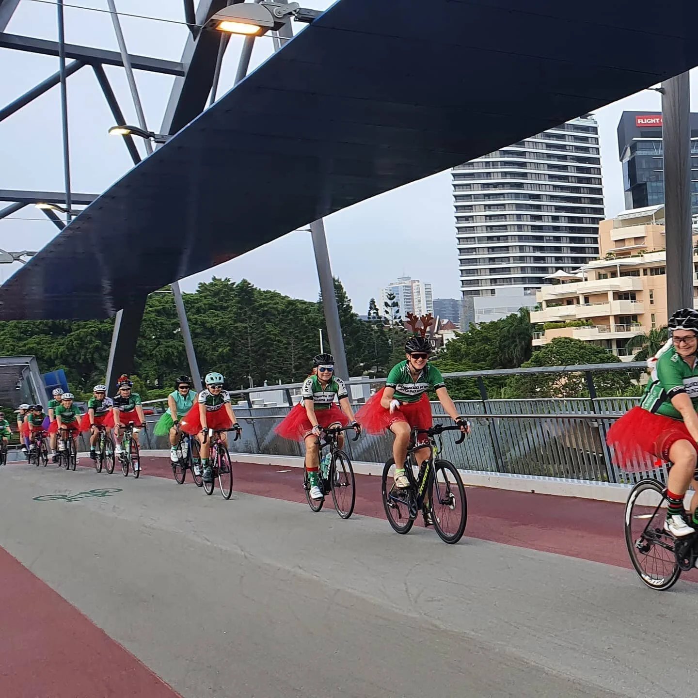 The final KPCC WOW (Womens only Wednesday) for 2020!  We dressed in our Christmas kit and had a very merry ride around the river in our #greenwhitered ! Bring on WOW in 2021! Merry Christmas! #clublife #greenwhiteblack #kangaroopointcc #championsystem #merrychristmas