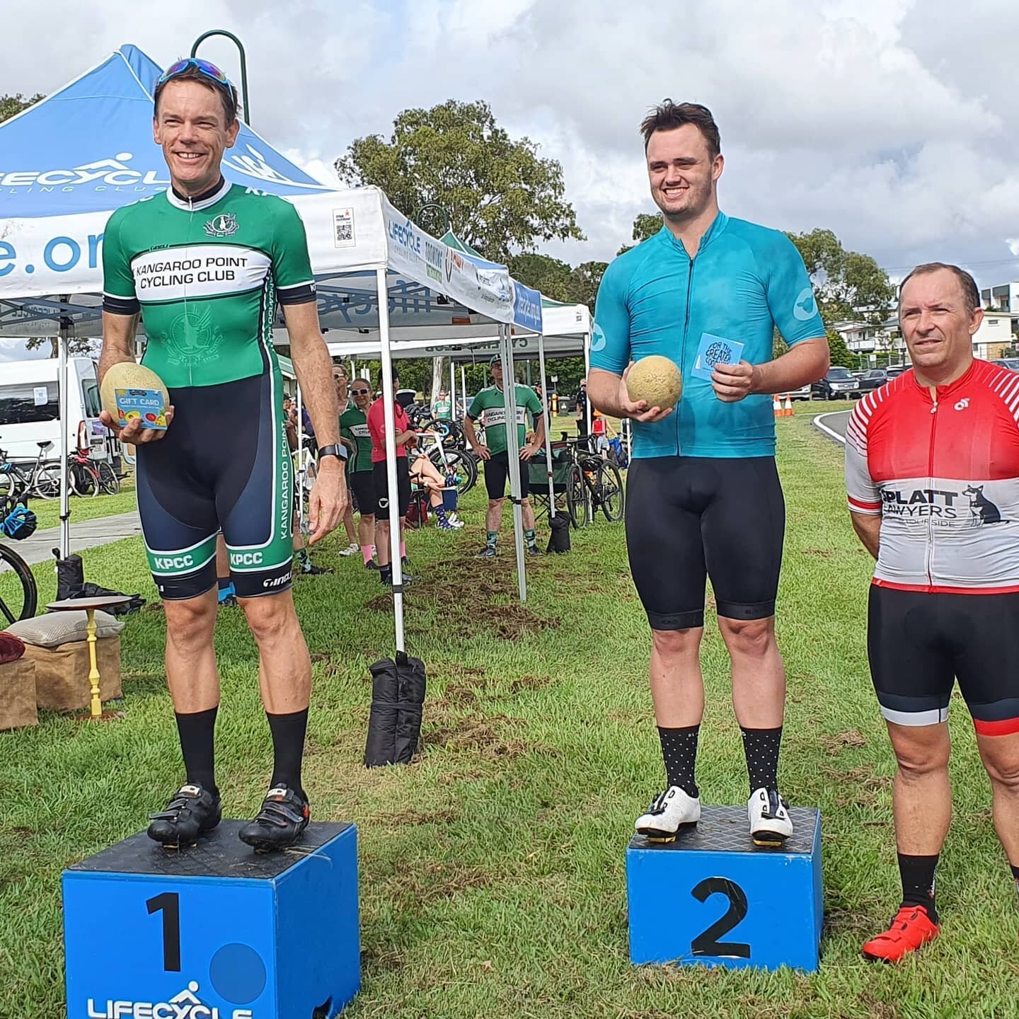 Thanks @lifecyclecyclingclub for putting on another fantastic Sunday morning of crit racing. Plenty of #greenwhiteblack and our sponsored riders racing and Congratulations to those who got on the podium. #greenwhiteblack #kangaroopointcc #championsys