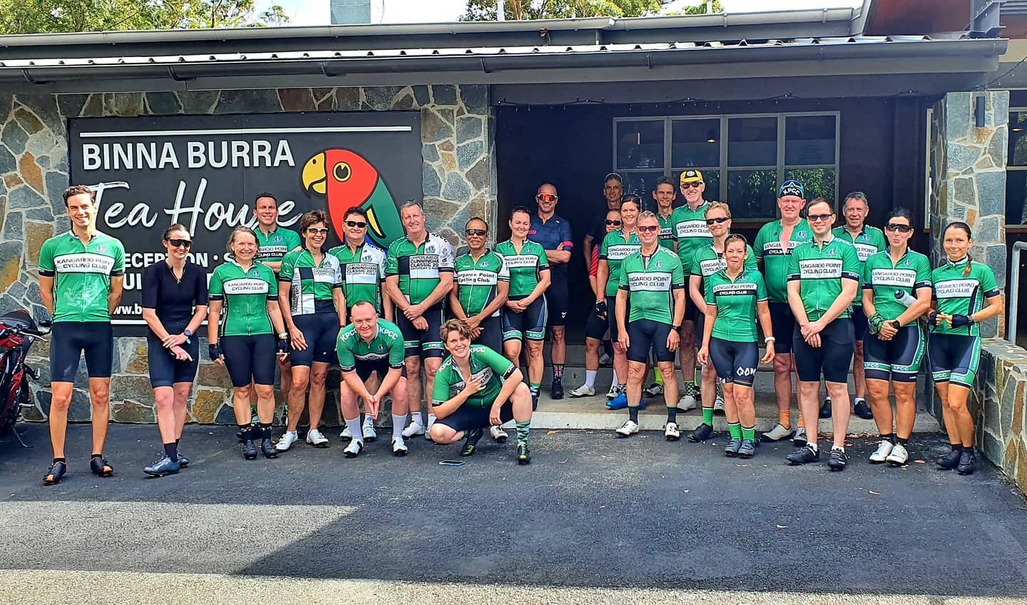 Fantastic turnout for our KPCC Sunday Clubbie to Binna Burra. Congratulations to our clubmates who conquered the mountain for the first time 👍🚴&zwj;♀️⛰ #greenwhiteblack #clublife #kangaroopointcc #championsystem #binnaburra #sundayclubbie