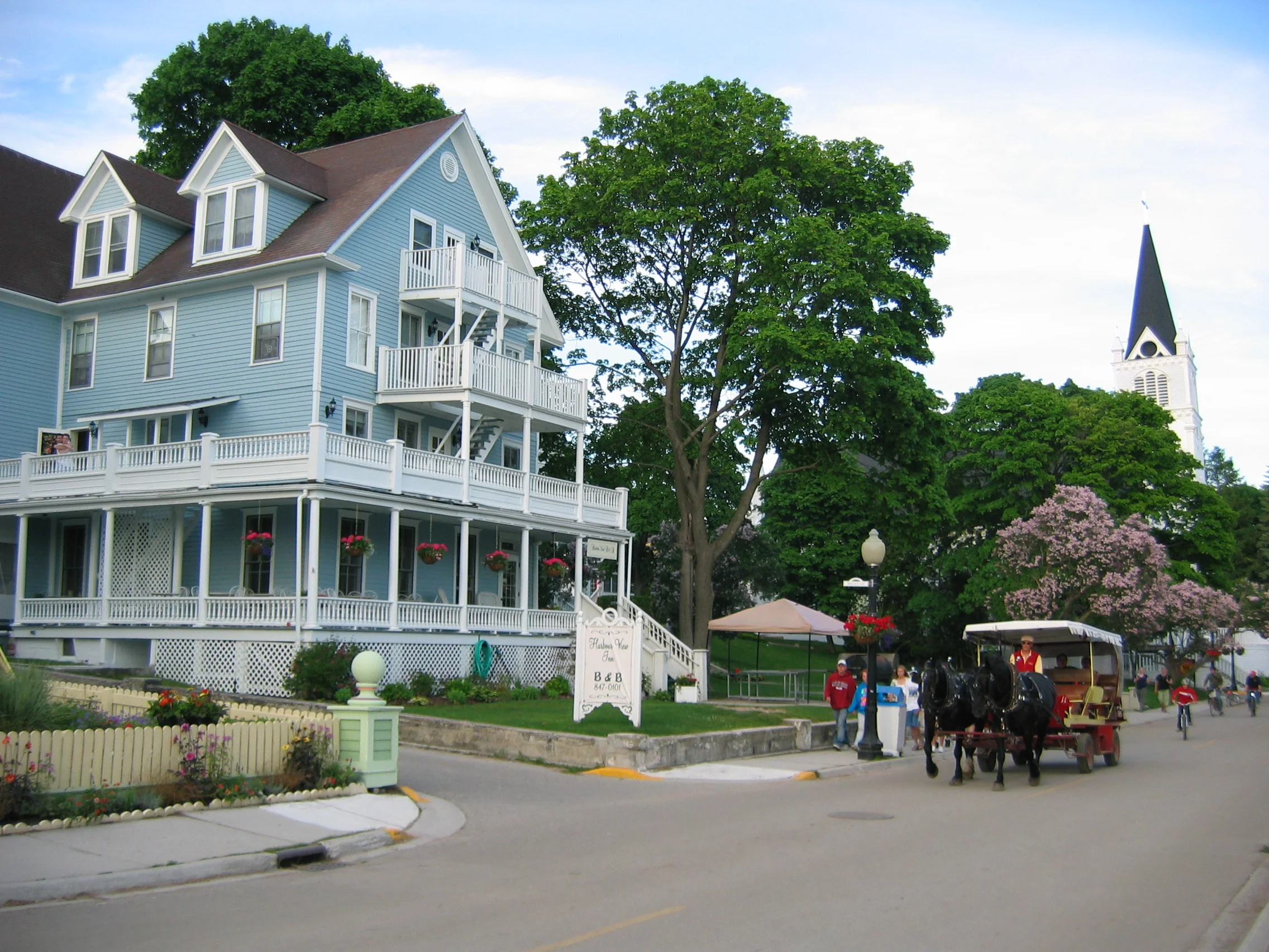 Quaint scenes like this are everywhere on Mackinac