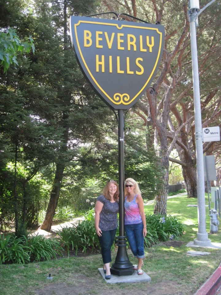 Tour of the stars homes Beverly Hills and BelAir with Lindsey.