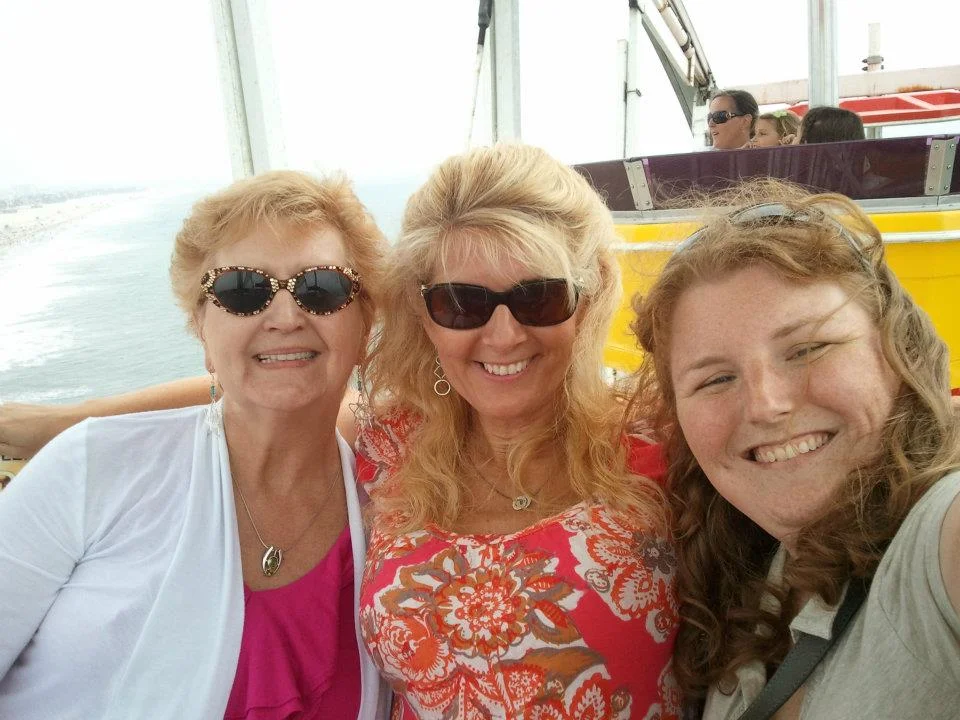 Riding the ferris wheel on Santa Monica Pier with Joni Joni and Lindsey : )