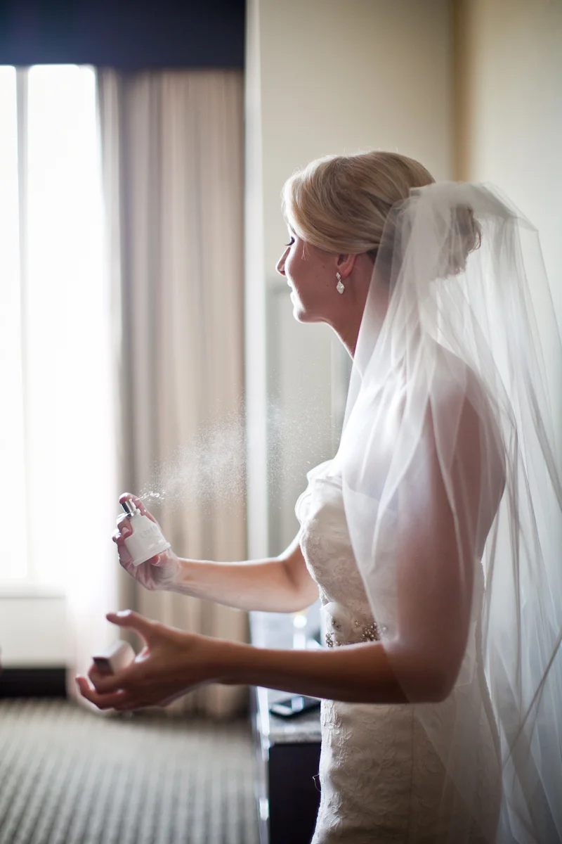 tips to enhance the "getting ready" photographs of your wedding day