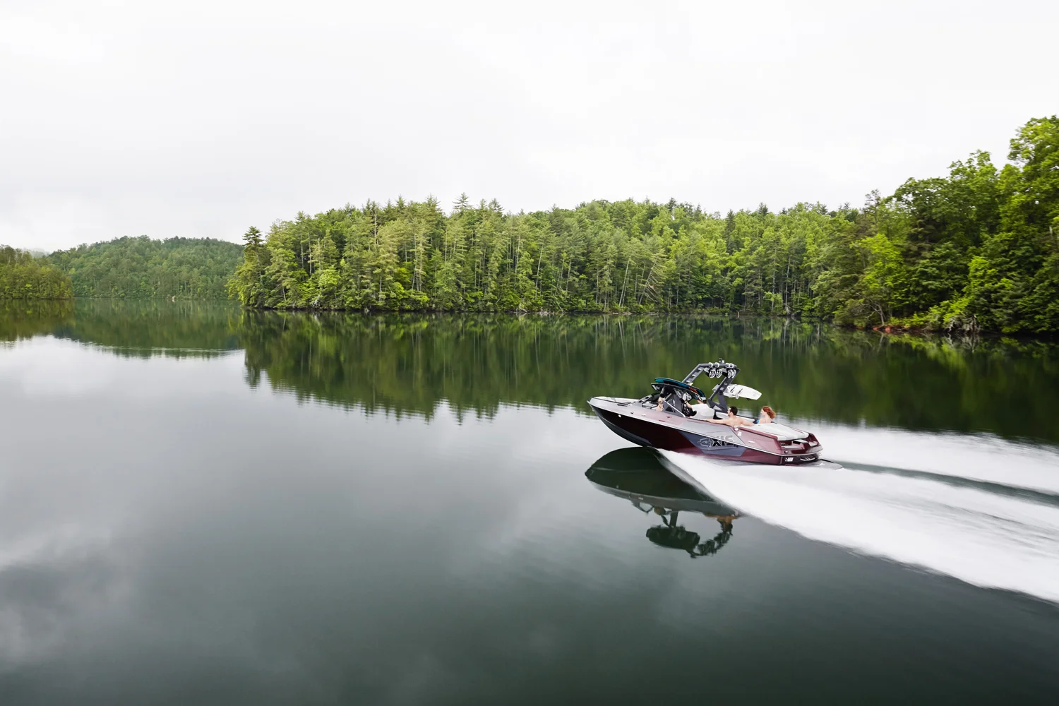 AxisBoatsPort_0004.jpg