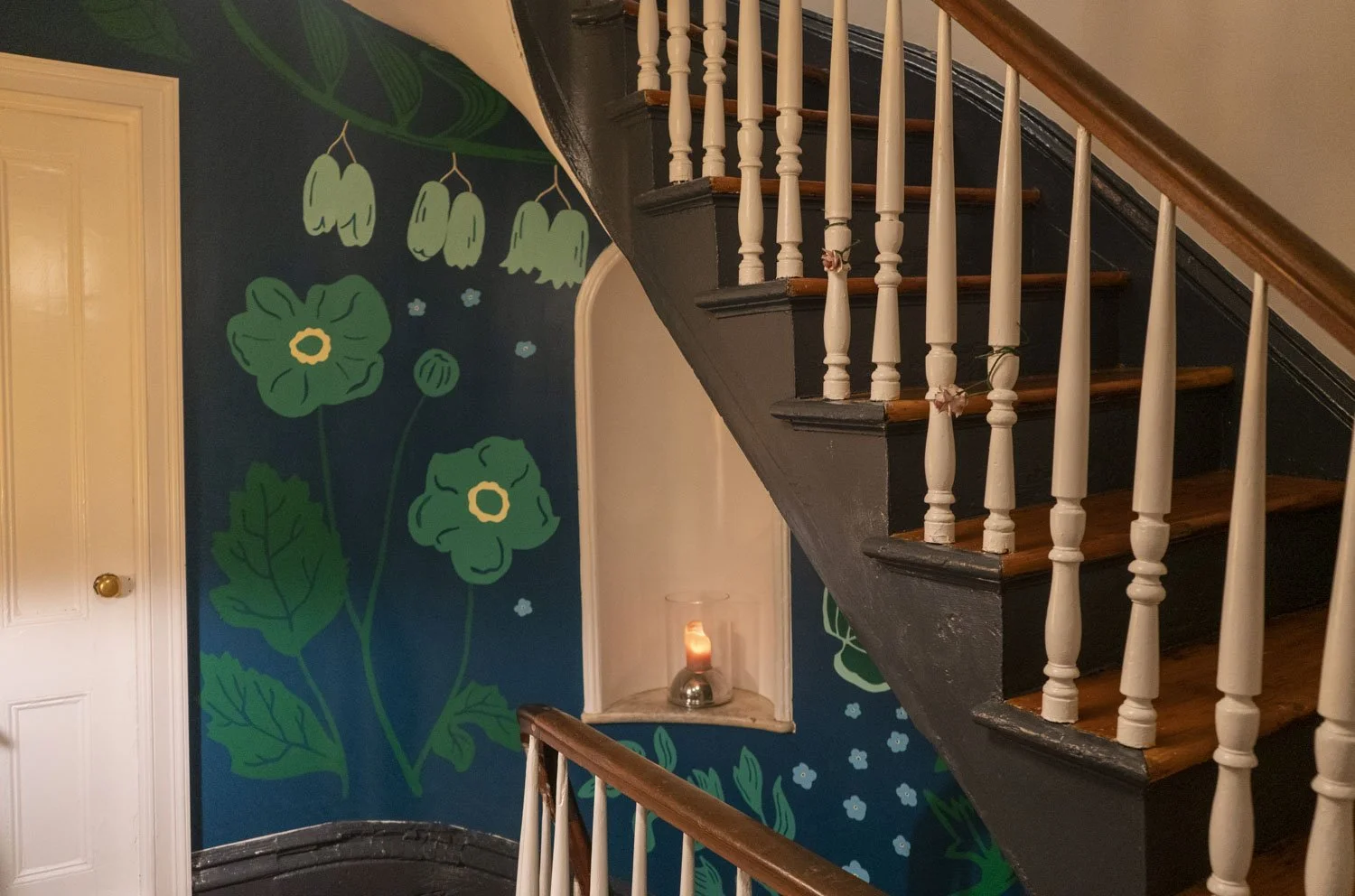  Dark Botanicals (2022) 