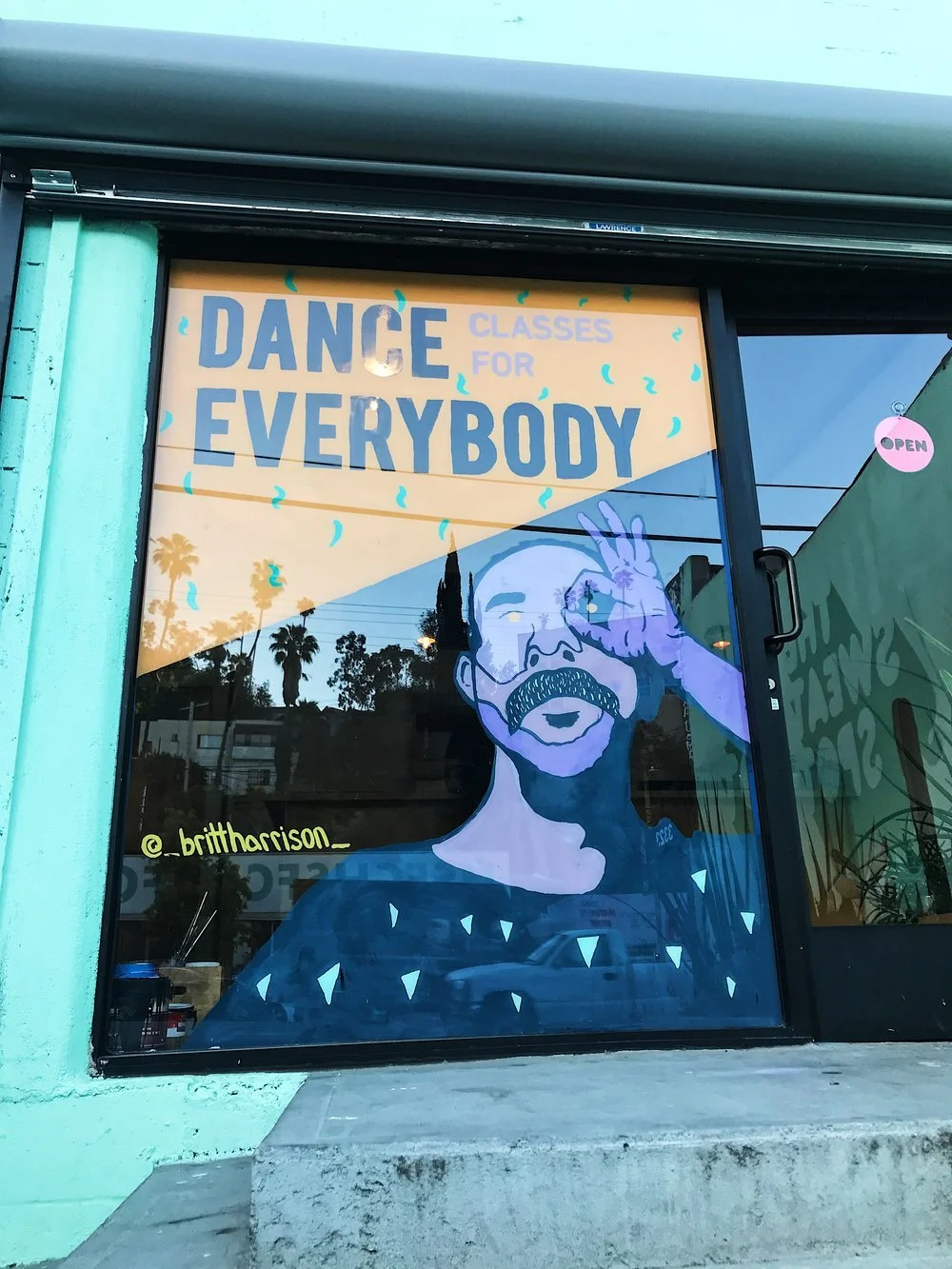  Dance Everybody (2018) 