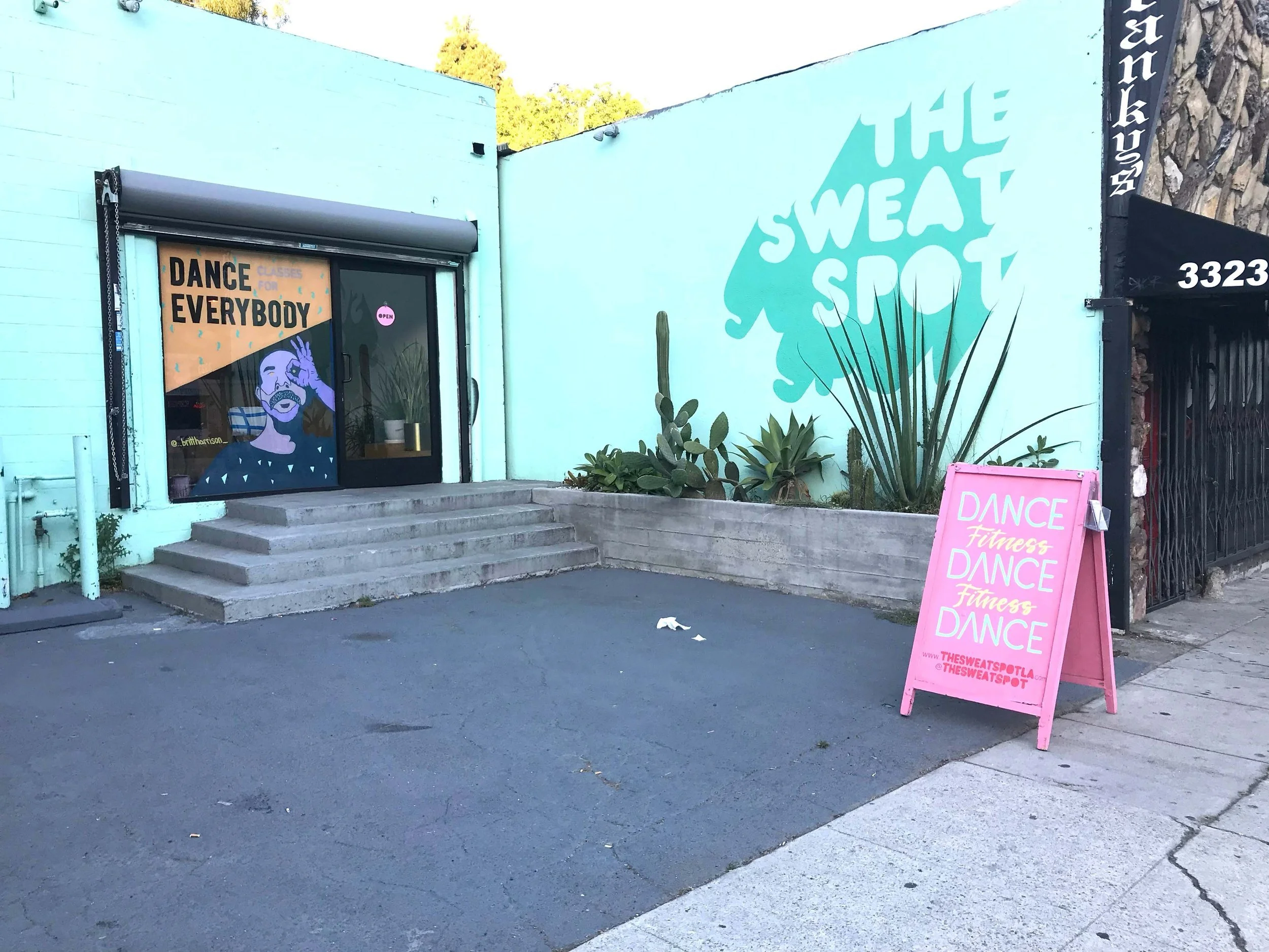  Dance Everybody (2018) 