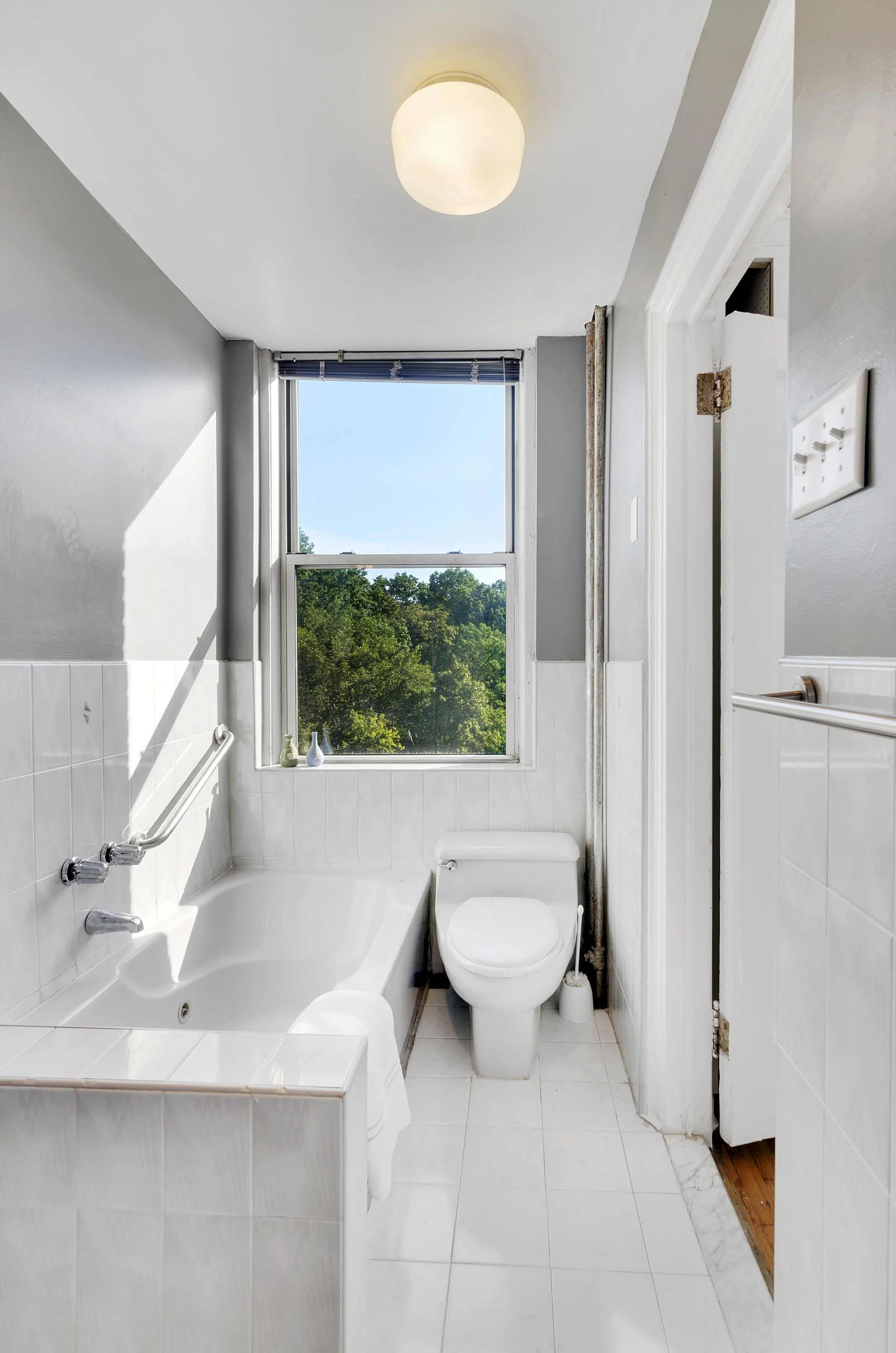 Master Bathroom.jpg