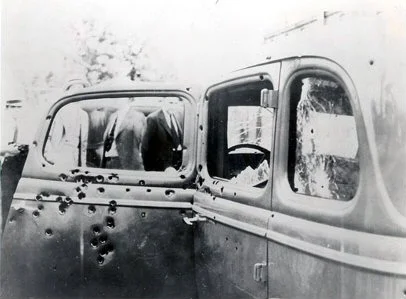 Bonnie_Clyde_Car.jpg