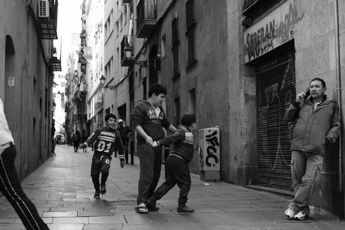 Kids at play in the Gothic Quarter