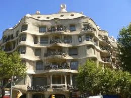building in barcelona by gaudi