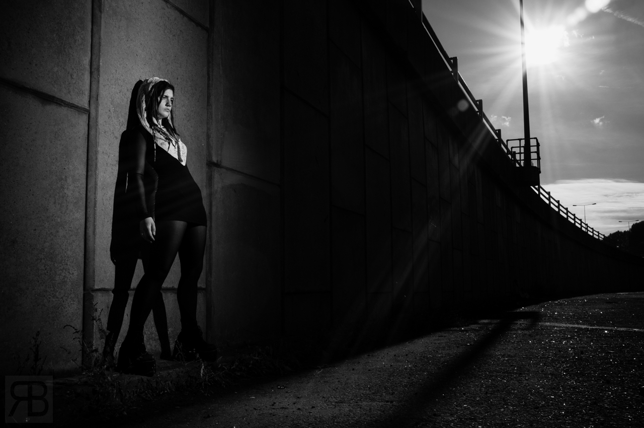No way the 5D2 could of gotten this shot in this light. That's 1/1000th sec wireless sync with a Canon 430EXII running full power and 70mm zoom. F16, ISO250, 1/1000th