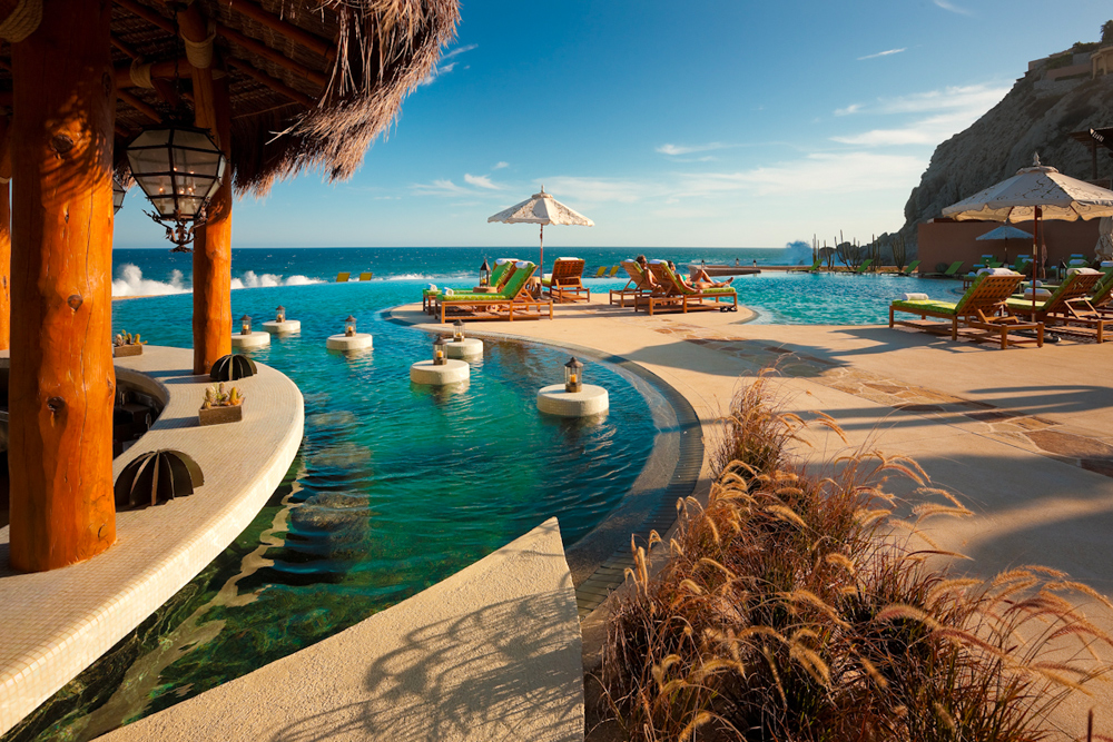 Hotel_Pool_Bar.jpg
