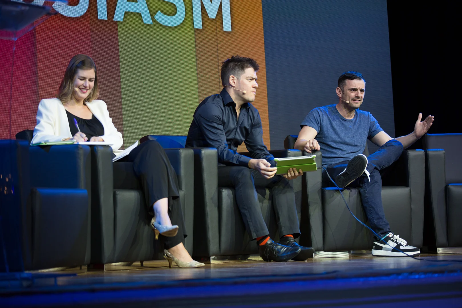 From left to right: co-hosts Sara Critchfield, Founding Editorial Director of Upworthy and Scott Bales, Global Futurist and Digital Strategist of Innovation Labs Asia interviewing the incredibly blunt and though-provoking Gary Vaynerchuk of Vayner Media.