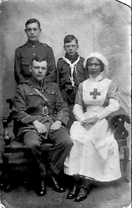 Spreckley_family_at_war_c._1914.jpg