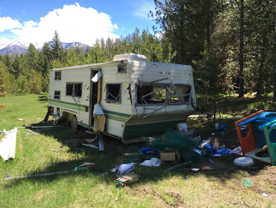 As soon as you get out of Utah, manners fall apart and revert to their usual American standards. This example is somewhere north of Chicken Creek and serves as a reminder to screen bears carefully before inviting them to camp with you. 