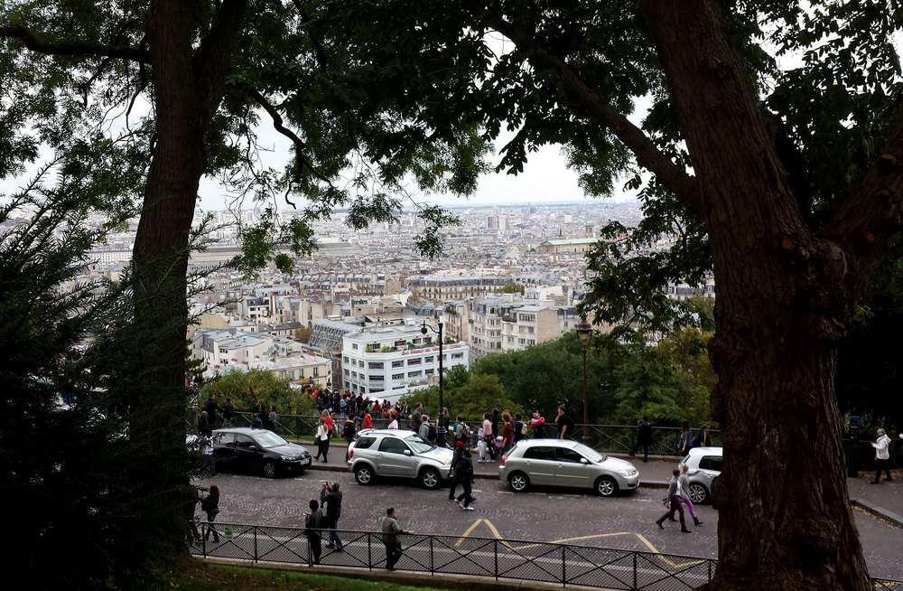  Paris the the whitest city I've ever seen.&nbsp; 