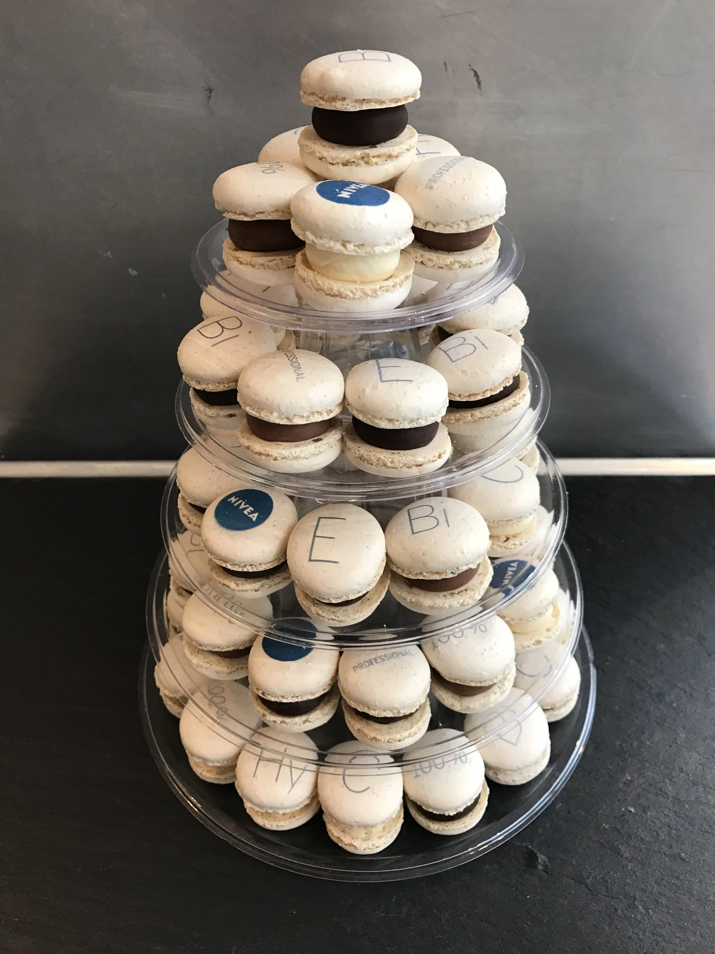 Macaron Pyramide mit Logodruck
